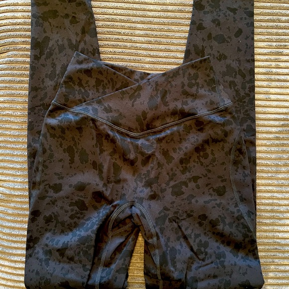 Alphabet Surface Leggings - Picture 2 of 3